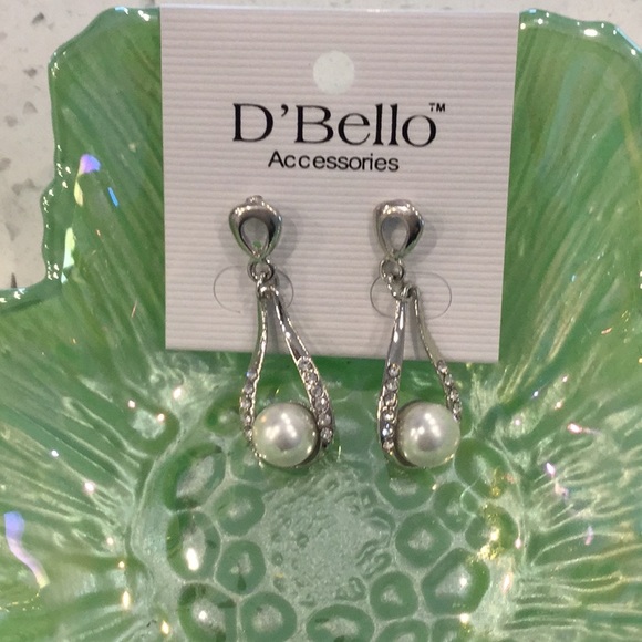 🌴NWT Too Awesome Crystal / Silver Earrings Wardrobe Must Have Fun To Wear 🌴 - Picture 5 of 9
